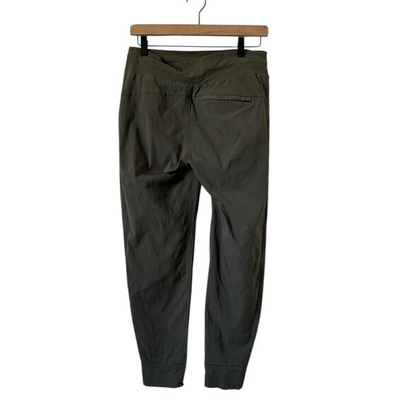 Athleta Trekkie North Jogger in Olive Green size 6 - Picture 3 of 10